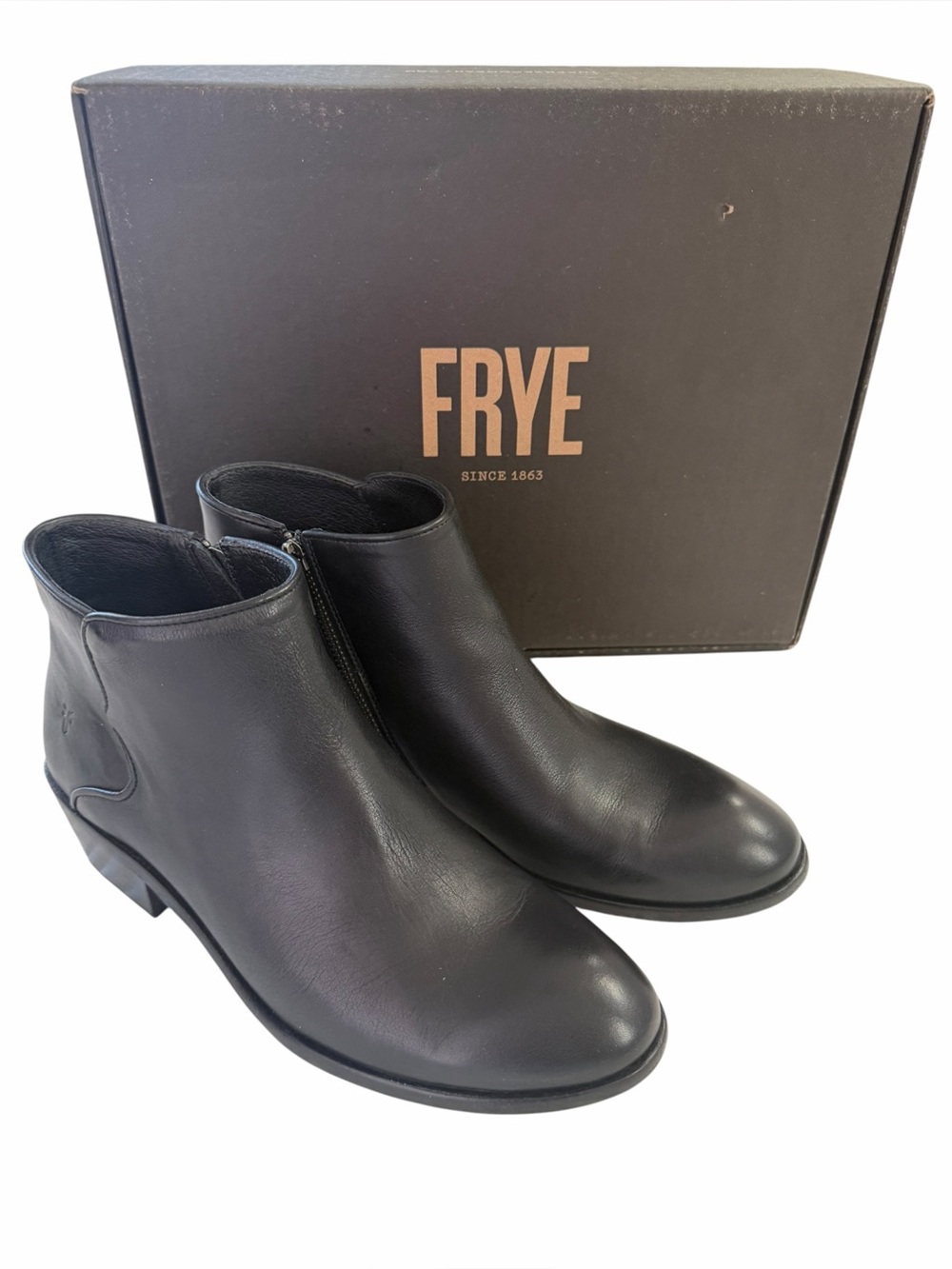 FRYE Carson piping bootie Black Leather Ankle Boots size 9.5